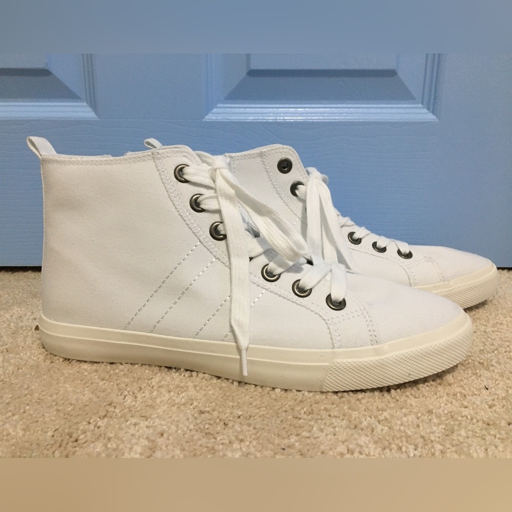 Size 11 Women’s Maurices White High Tops Sneakers